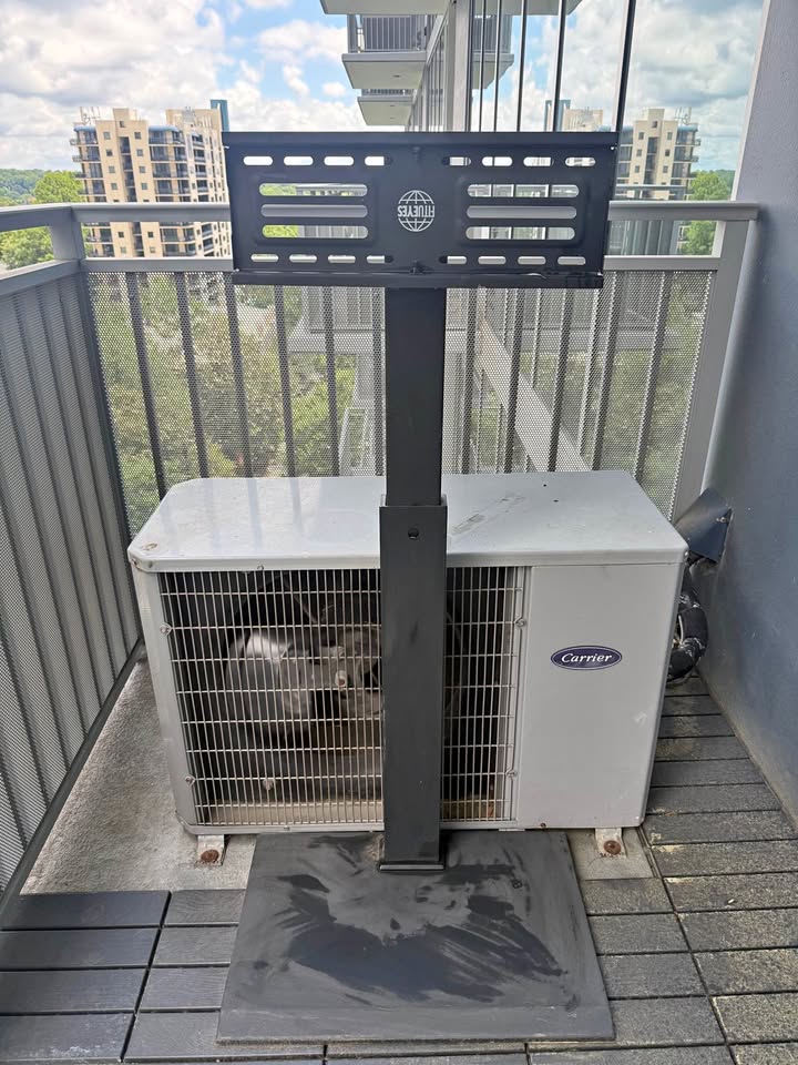 FITUEYES Indoor/Outdoor TV Stand