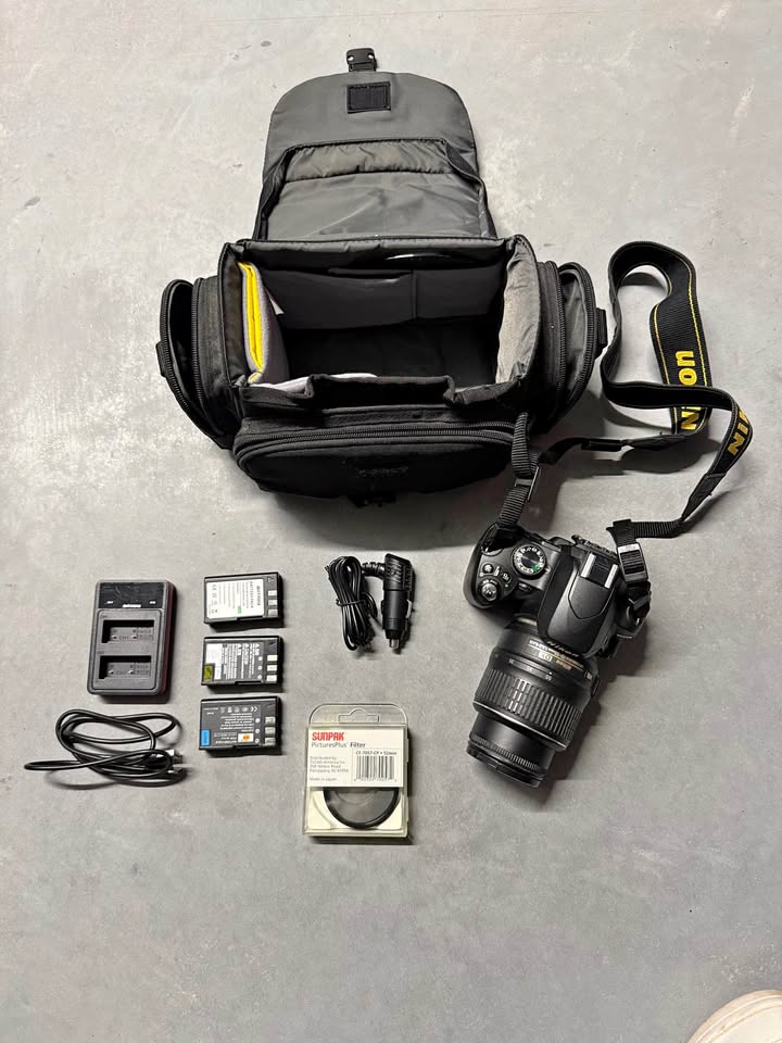 Nikon D60 DSLR Camera Kit