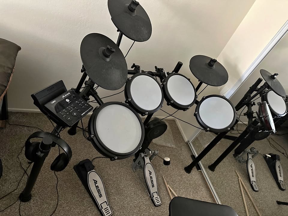 Alesis Nitro Max Electric Drum Kit