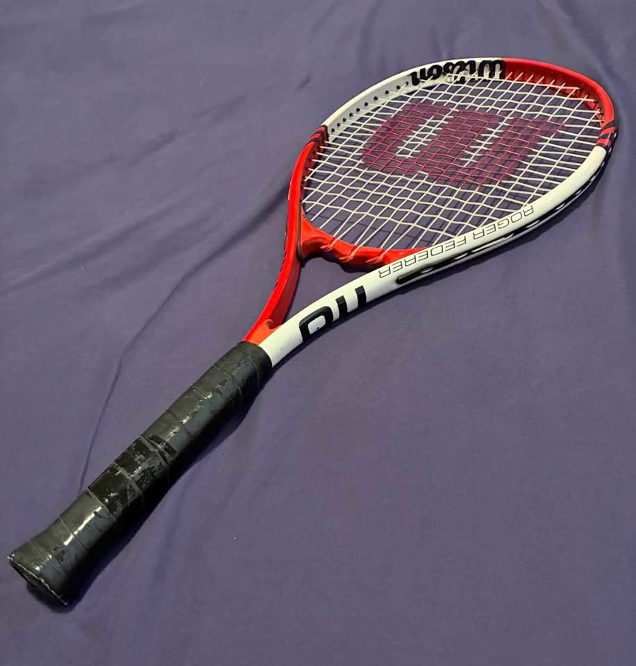 Wilson Roger Federer 110 Tennis Racket