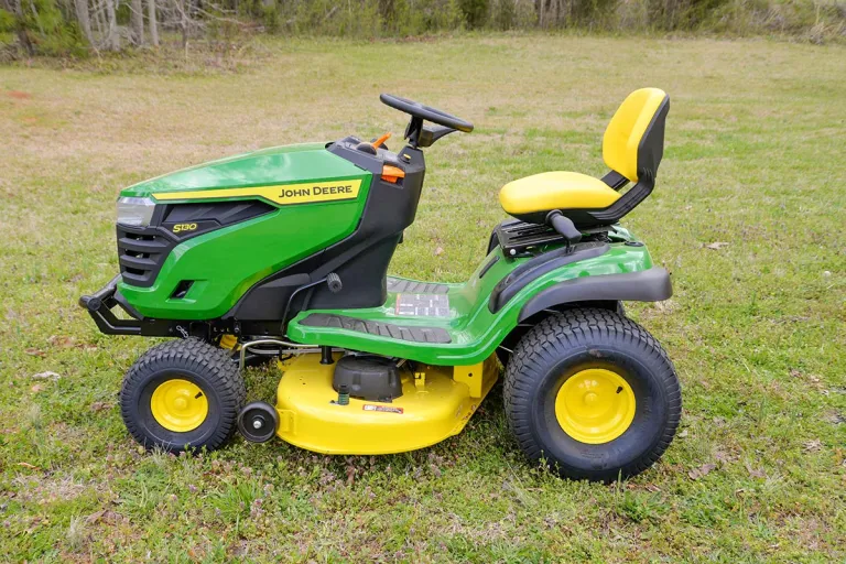 John Deere Riding Mower