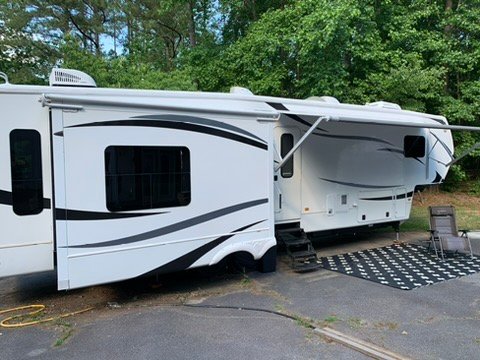 2013 Keystone Montana Fifth Wheel 3725RL