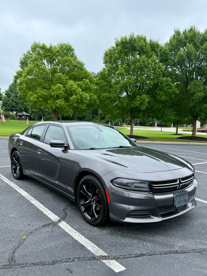 2015 Dodge Charger SE Sedan