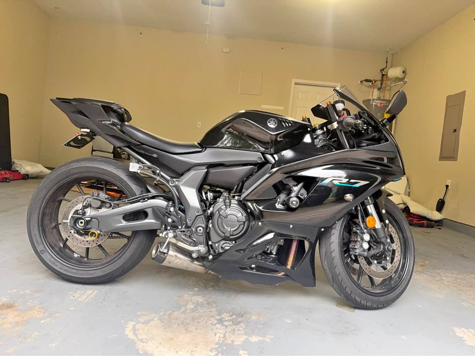 2022 Yamaha R7 Motorcycle