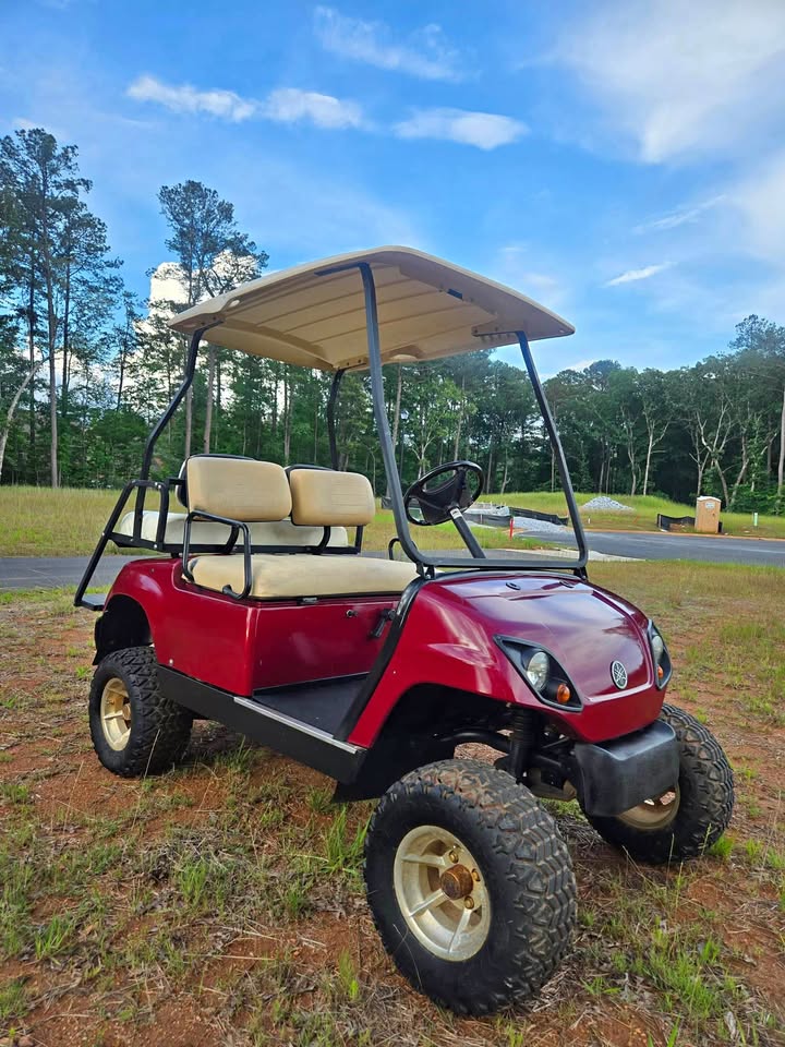 Gas Lifted Yamaha G22 Golf Cart
